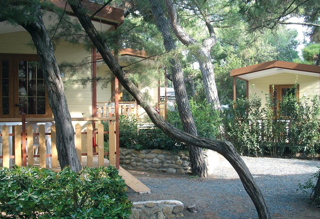 Camping Village Le Esperidi Marina Di Bibbona Chambre photo